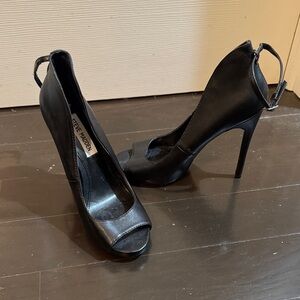 Steve Madden Sleek Black Open Toe Heels